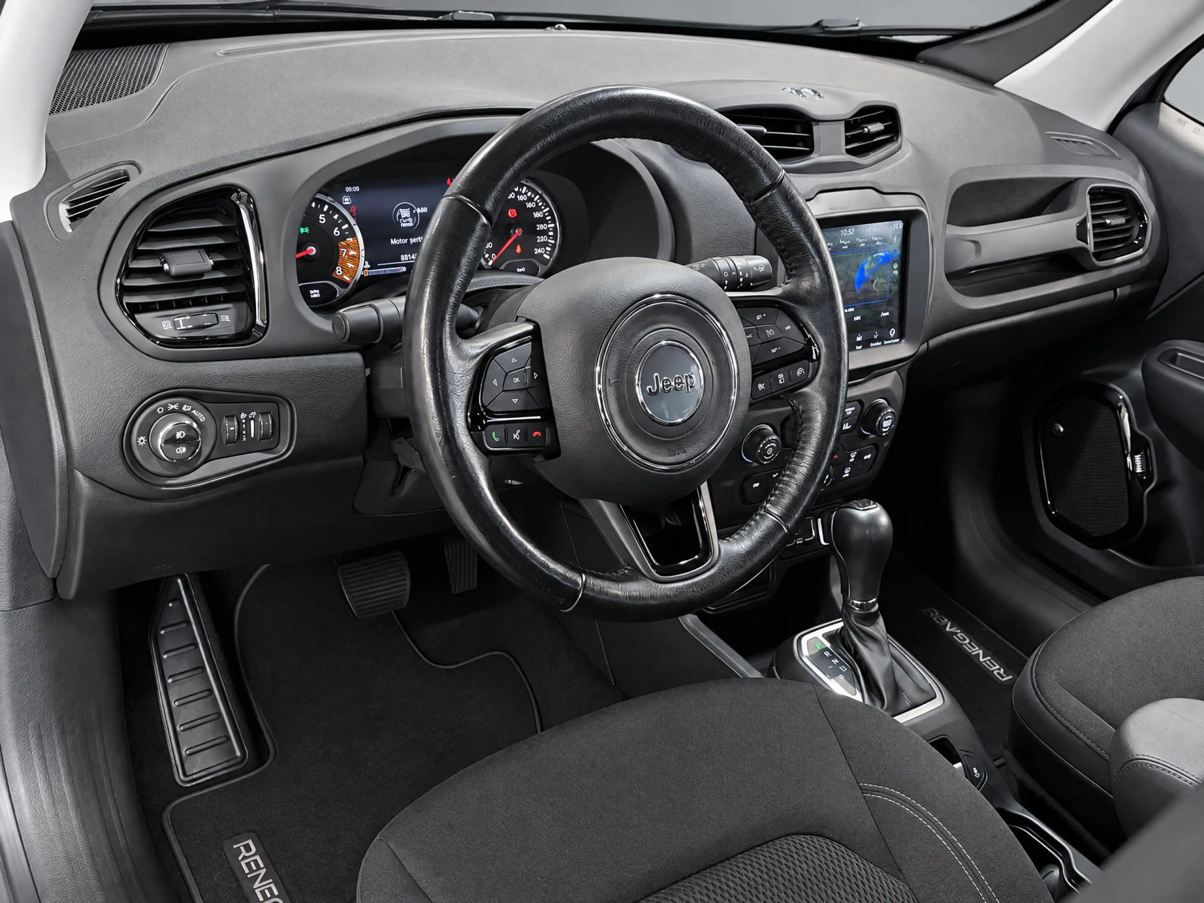 Jeep Renegade 1.3T Freedom YP — photo 12