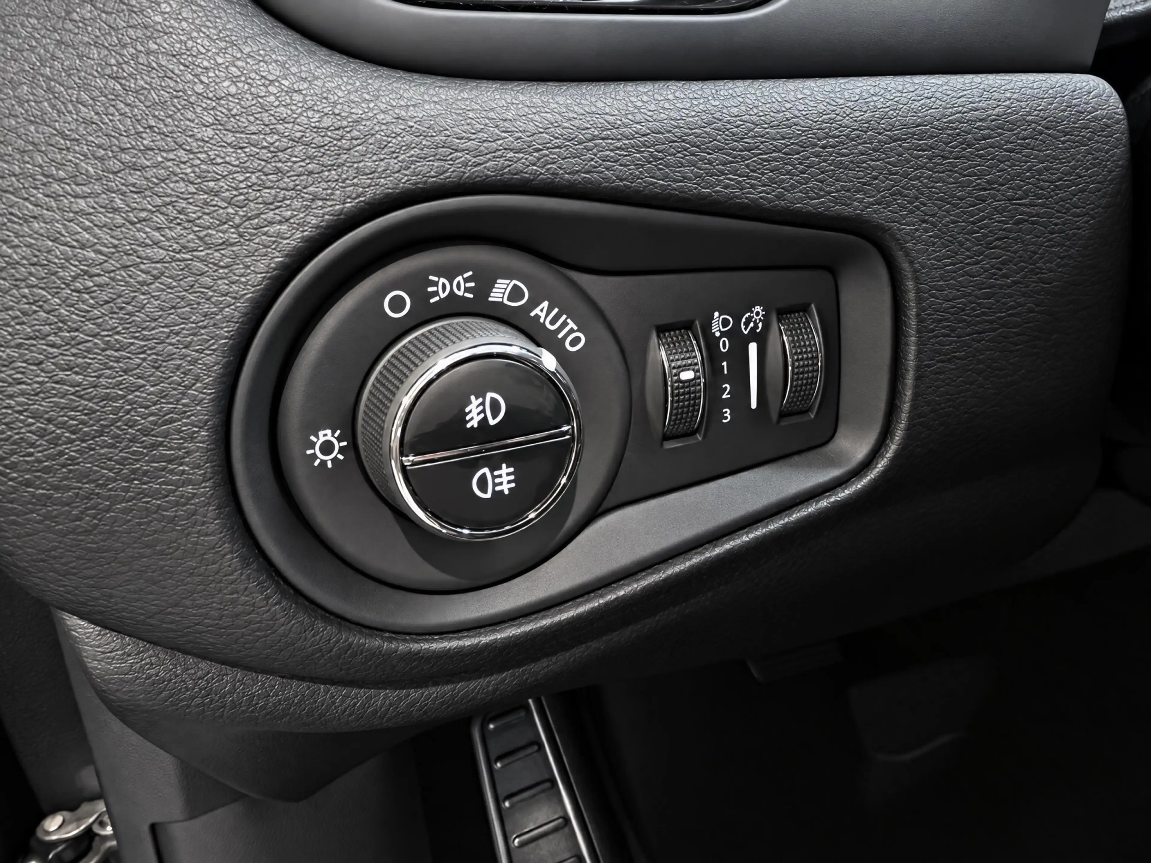 Jeep Renegade 1.3T Freedom YP — photo 4