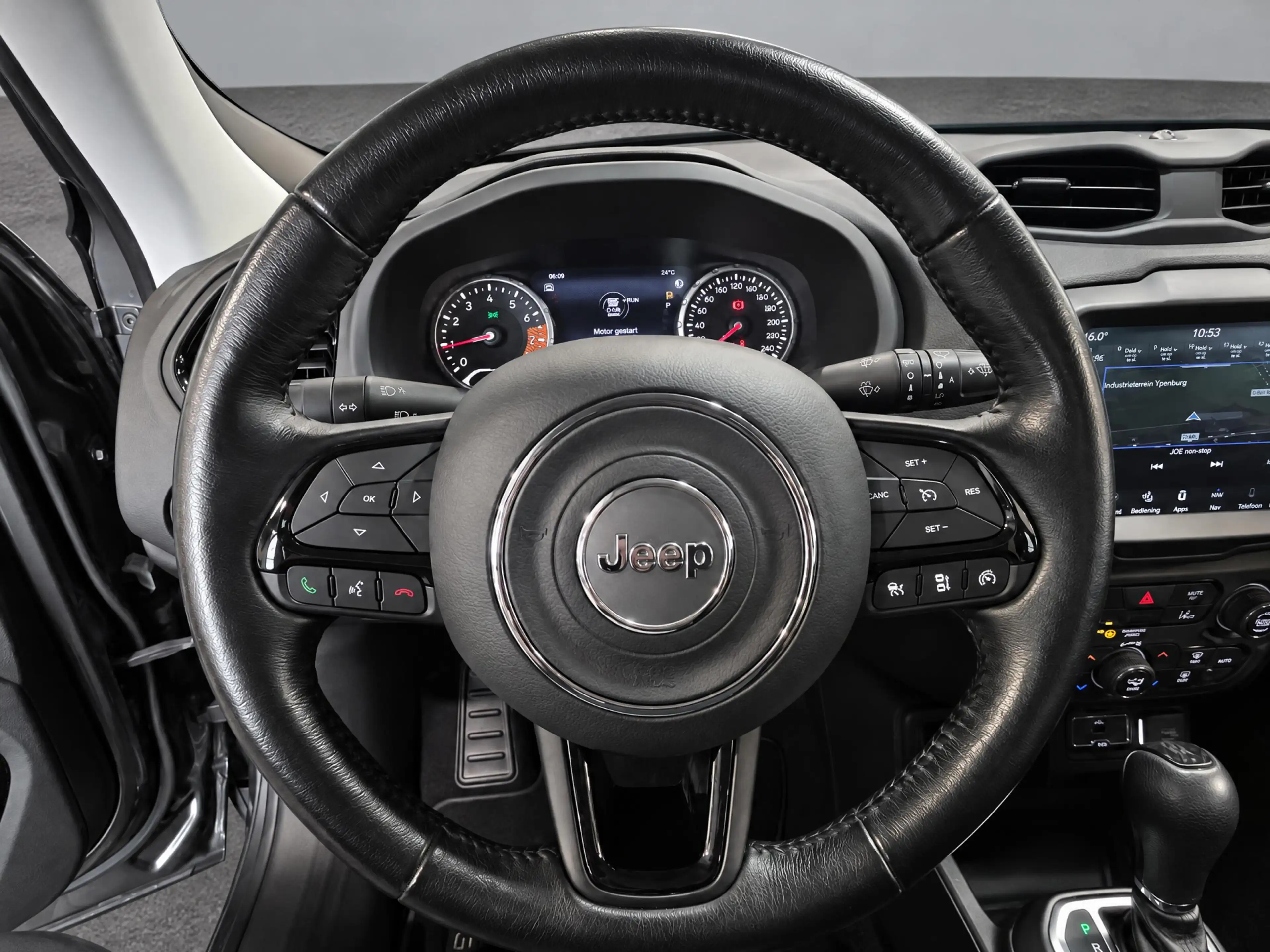 Jeep Renegade 1.3T Freedom YP — photo 6