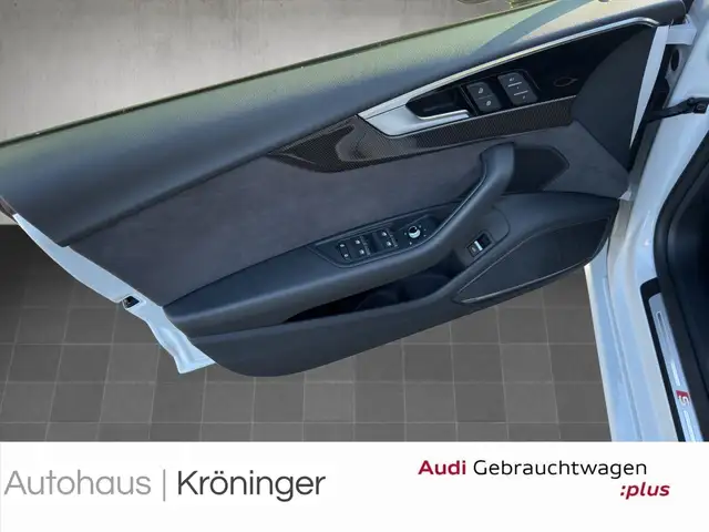 Audi S5 view 8