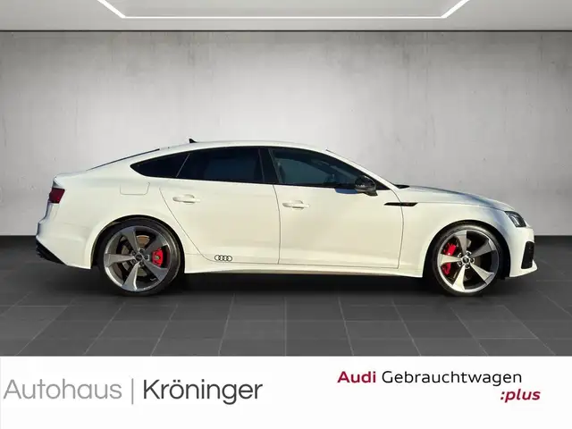 Audi S5 view 4