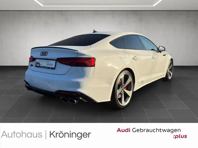 Audi S5 view 2