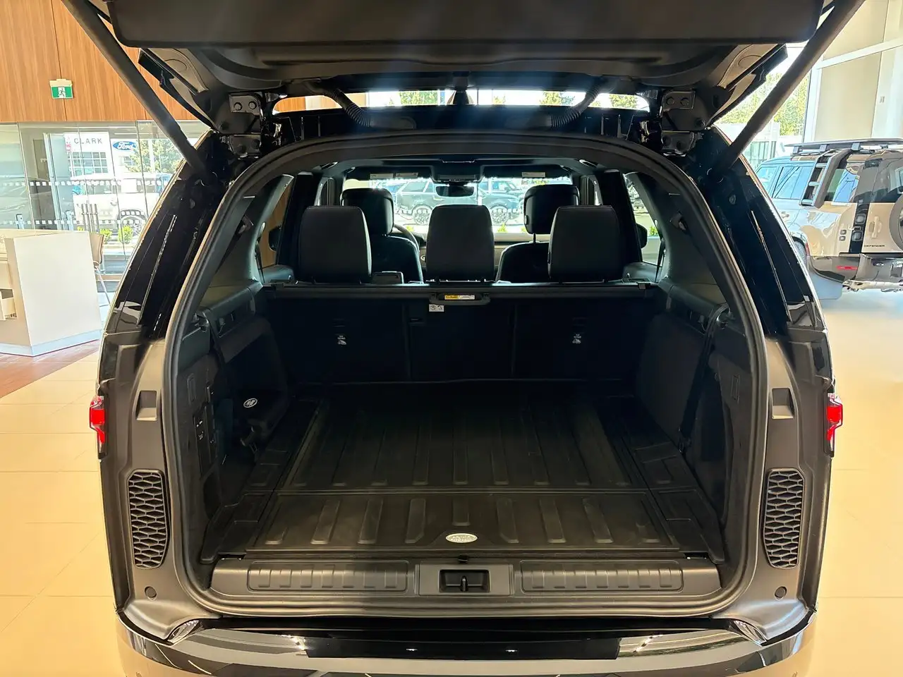 Land Rover Discovery снимка Land Rover Discovery