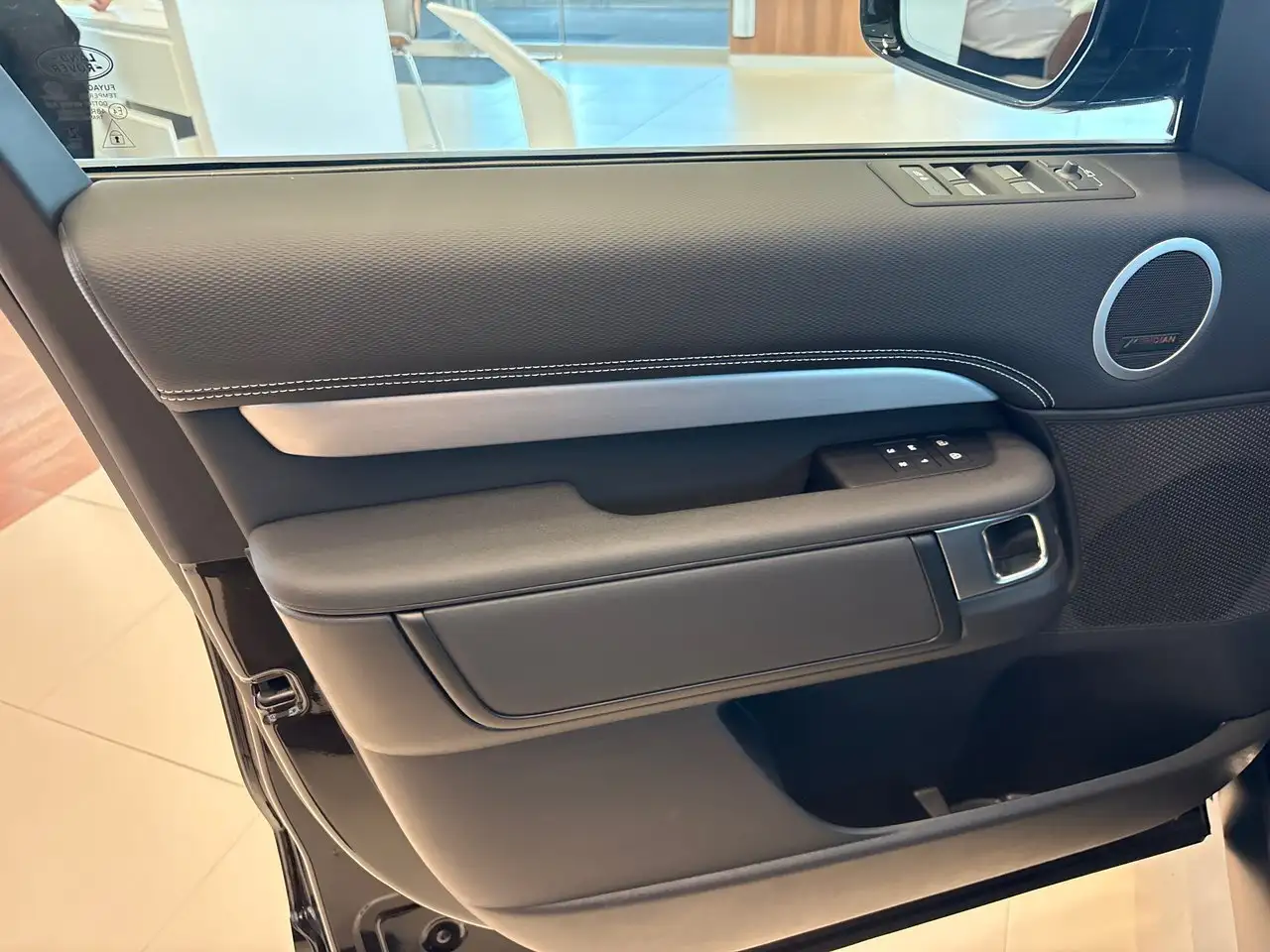 Land Rover Discovery снимка Land Rover Discovery