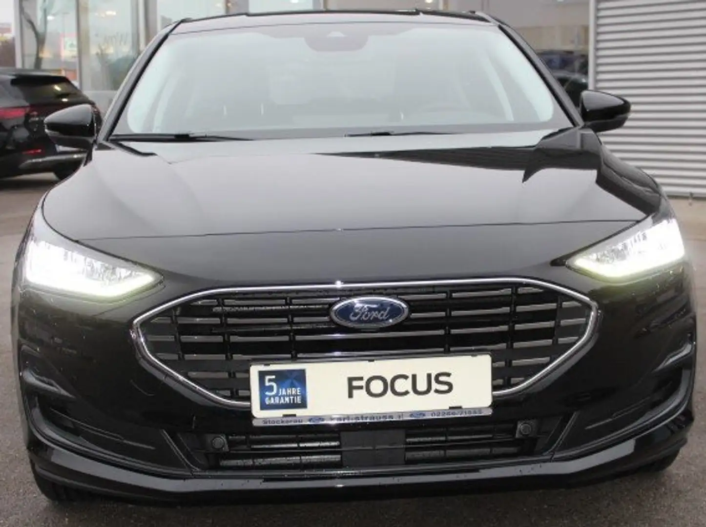 Ford Focus 1,0 l Eco B. MEHV 125PS Titanium Edition Zwart - 2