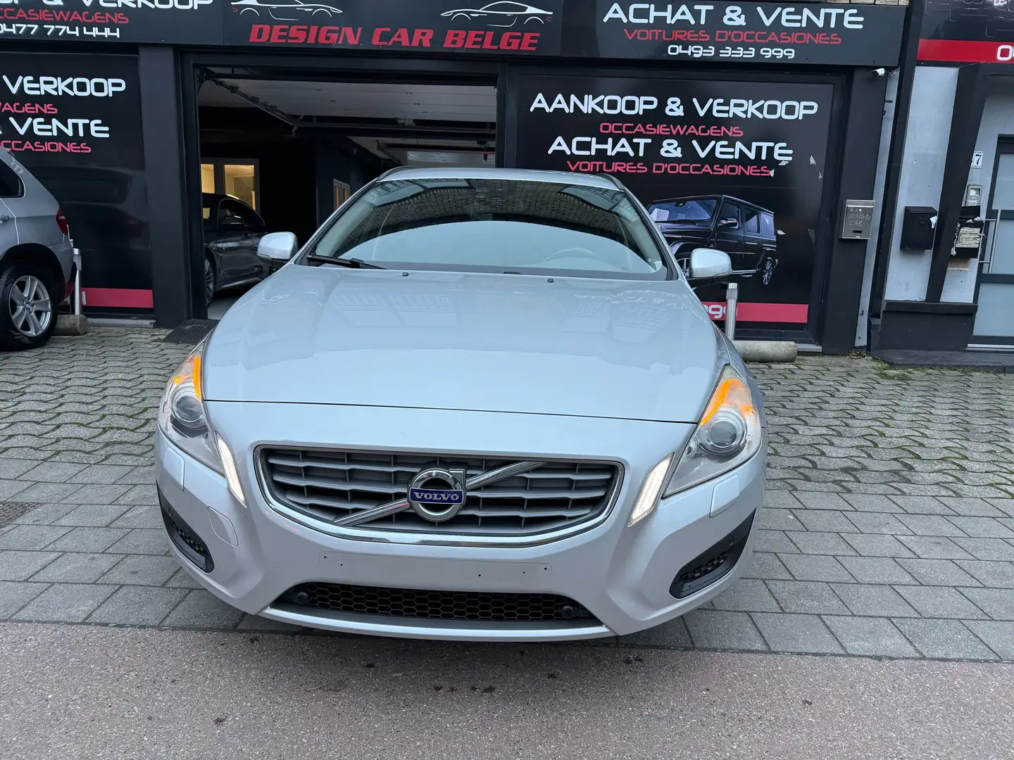 Volvo V60 1.6 D DRIVe *1er Main Carnet Volvo *Garantie 1 an* Argent - 2