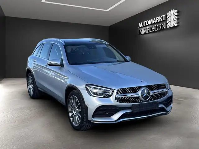 Mercedes-Benz GLC view 3