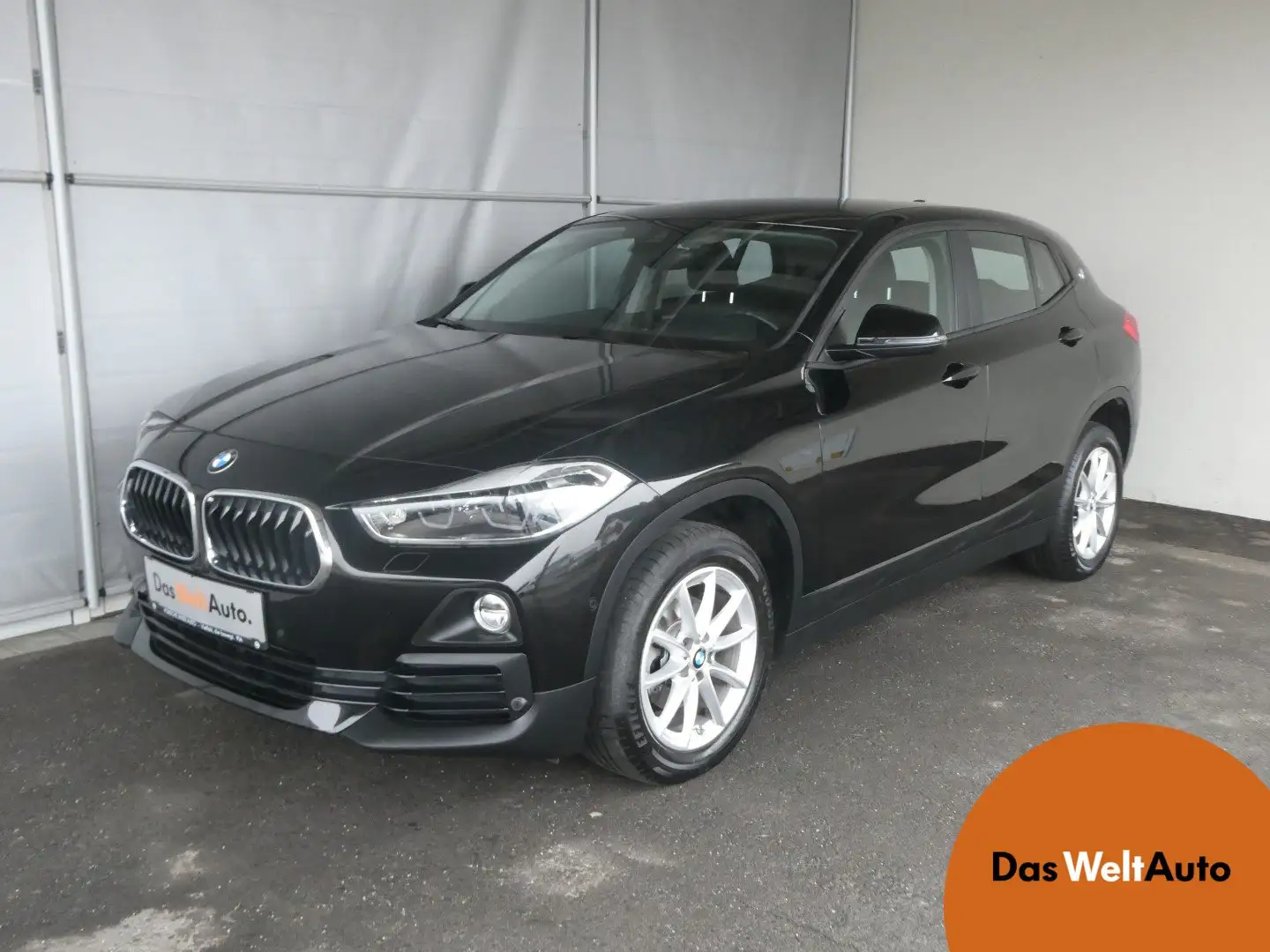 BMW X2 sDrive 16d Advantage Schwarz - 1
