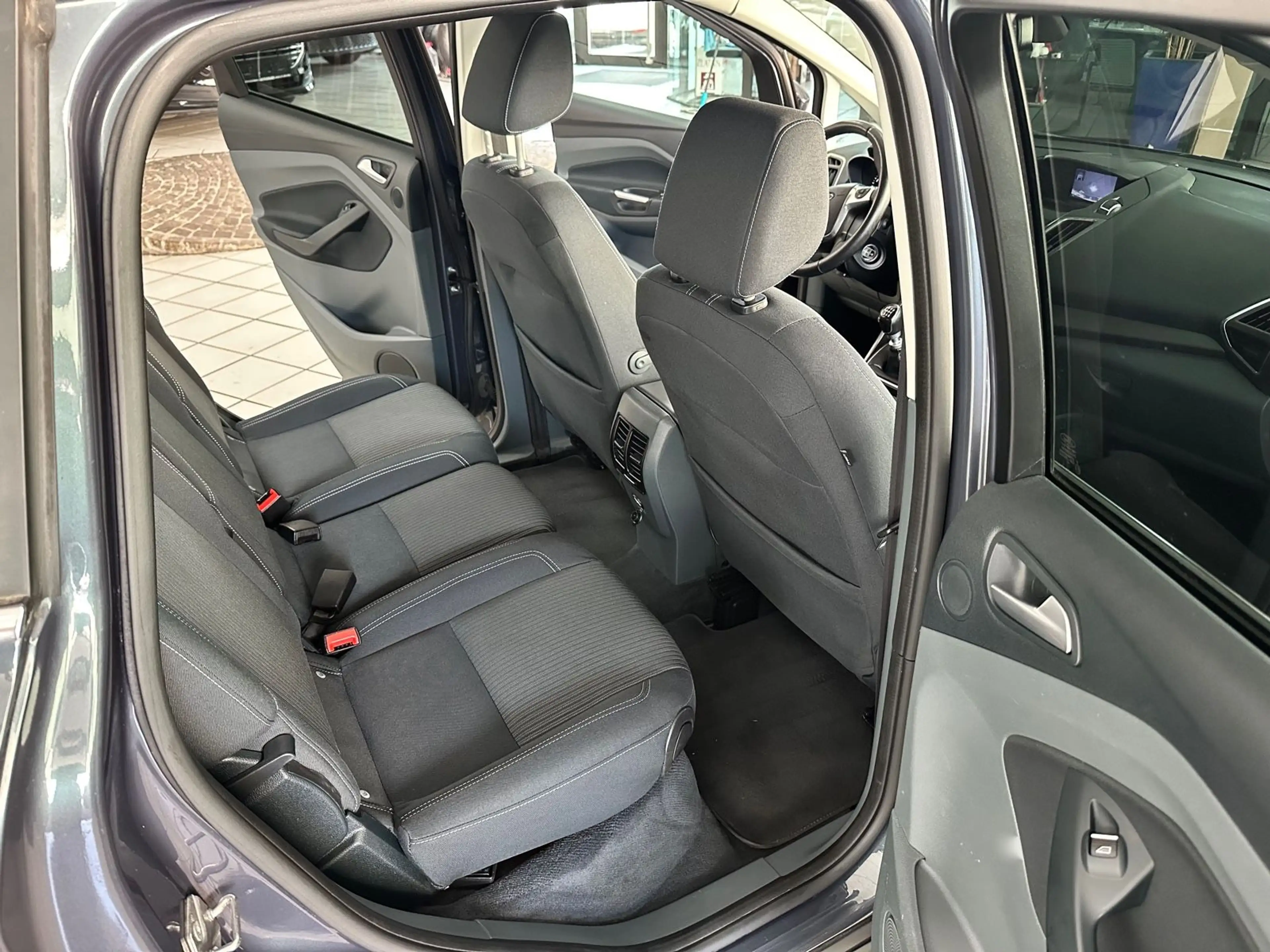 Ford C-Max C-MAX 1.0 ecoBoost Titanium 6-gang Kamera — photo 11