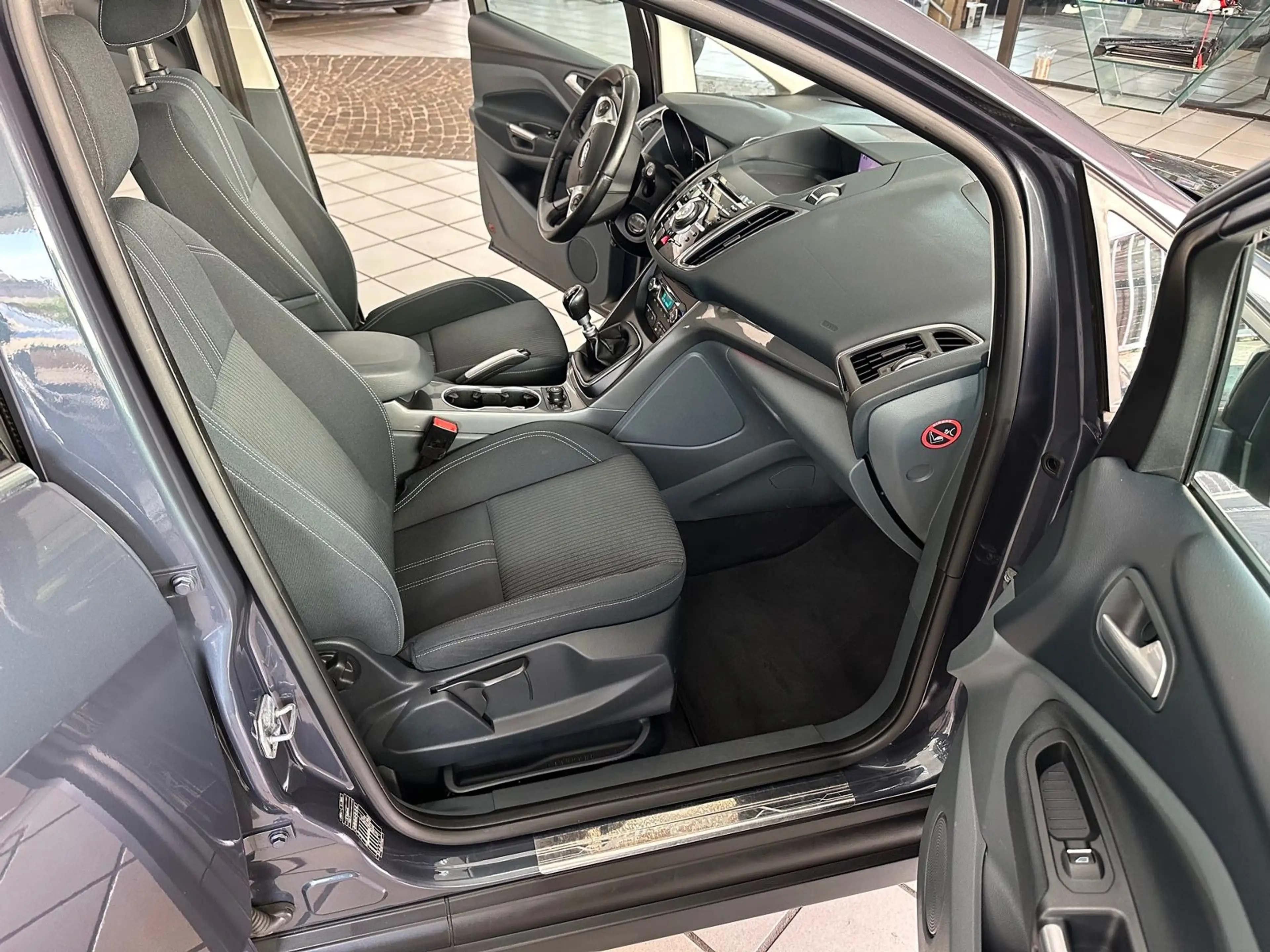 Ford C-Max C-MAX 1.0 ecoBoost Titanium 6-gang Kamera — photo 12