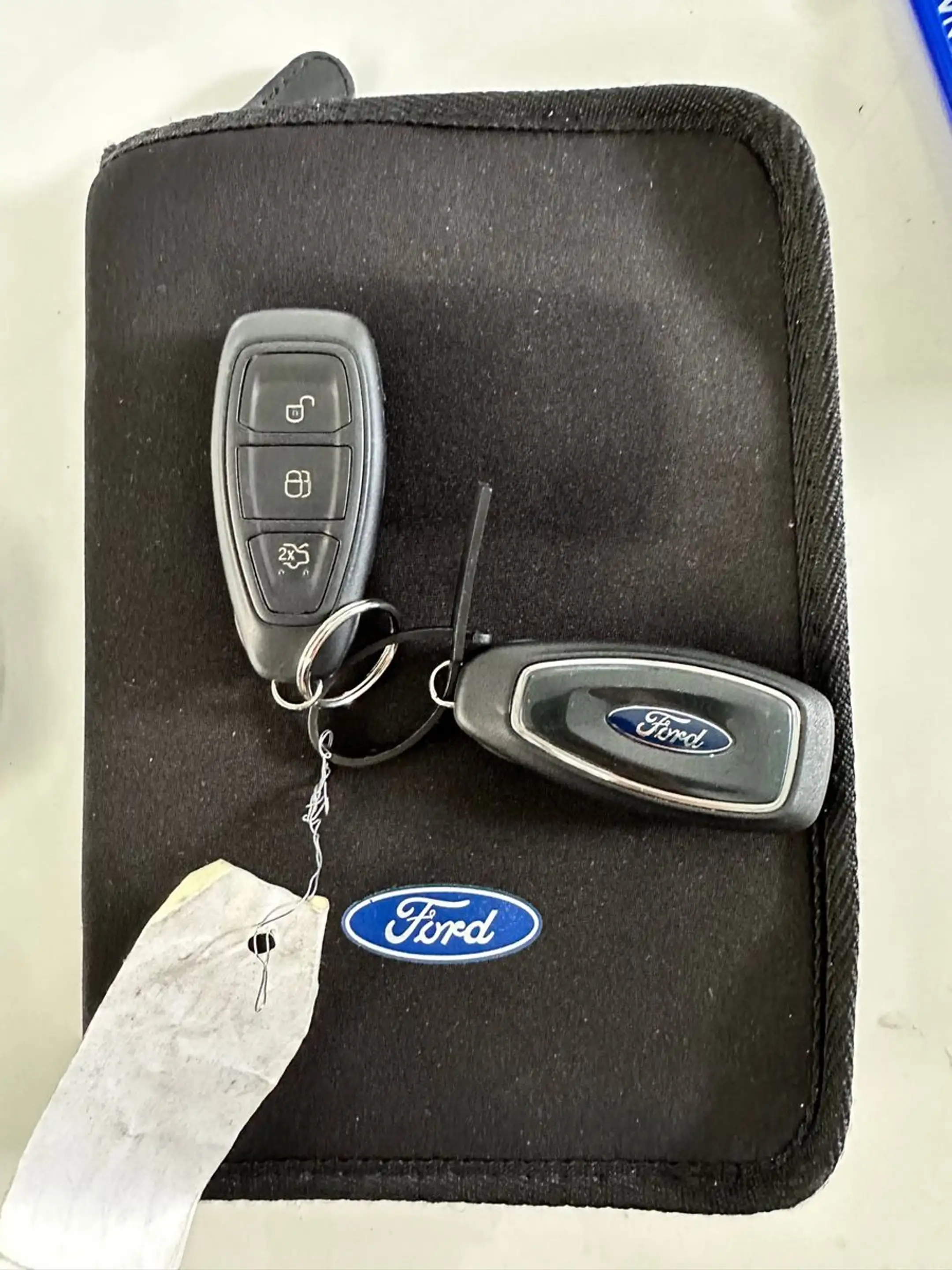 Ford C-Max C-MAX 1.0 ecoBoost Titanium 6-gang Kamera — photo 32