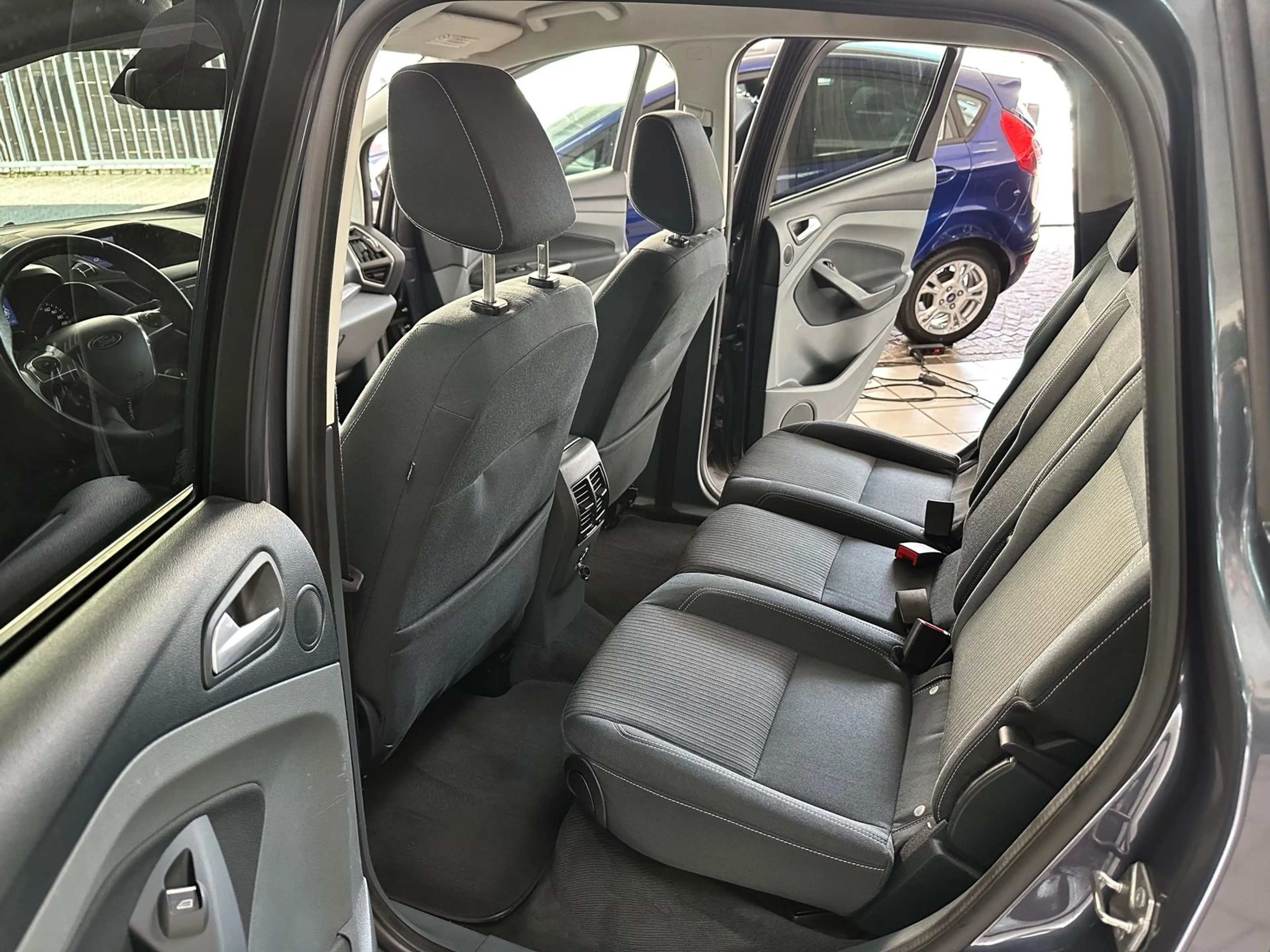 Ford C-Max C-MAX 1.0 ecoBoost Titanium 6-gang Kamera — photo 27