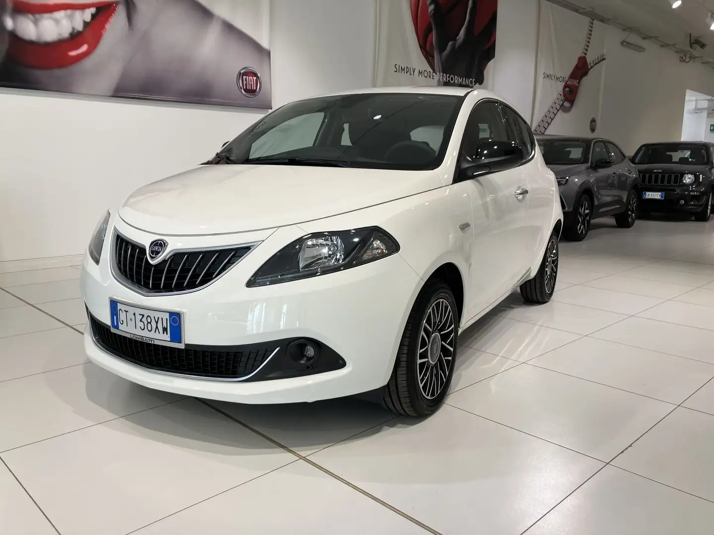 Lancia Ypsilon Ypsilon 1.0 FireFly 5 porte S&S Hybrid Platino Bianco - 1