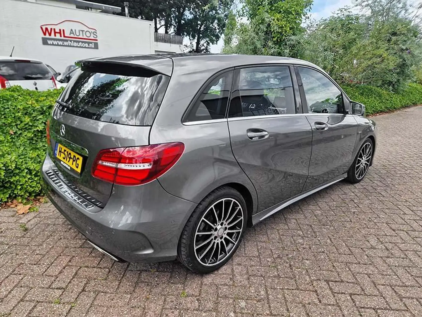 Mercedes-Benz B 180 EDITON Grijs - 2