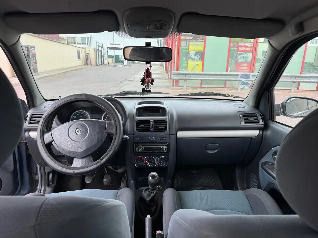 Renault Clio Citadine 5 portes — photo 4