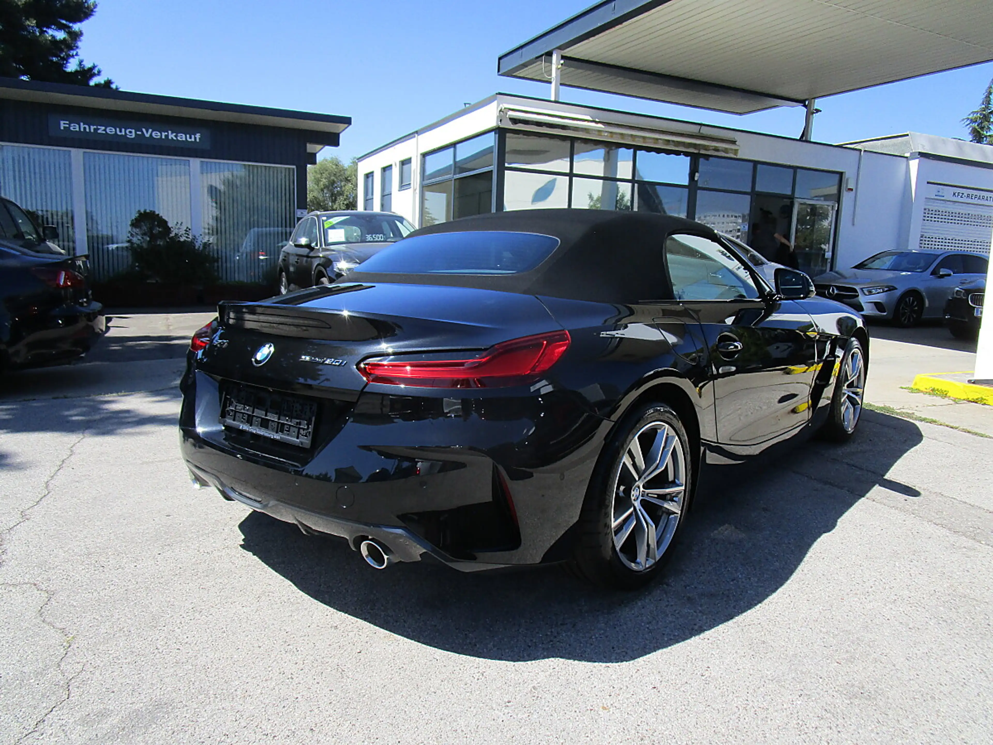 BMW Z4 sDrive 20i M-Paket — photo 7