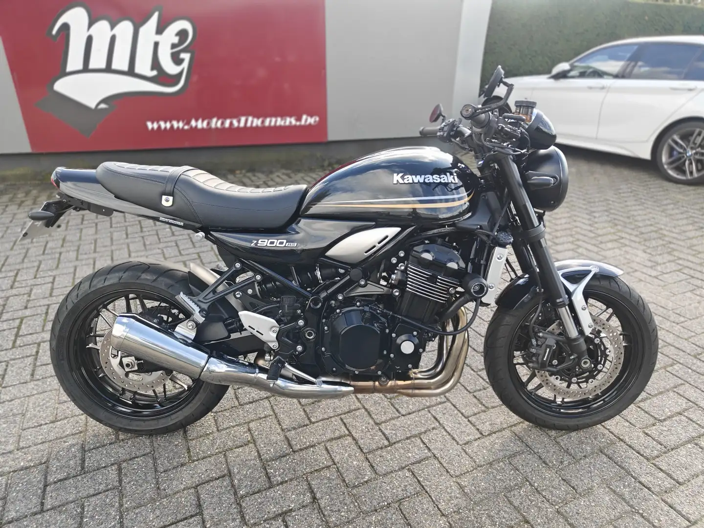 Kawasaki Z900RS Fekete - 2
