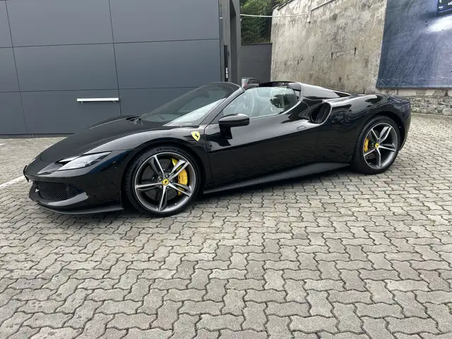 Ferrari 296 GTS iva visibile in sede. subentro leasing