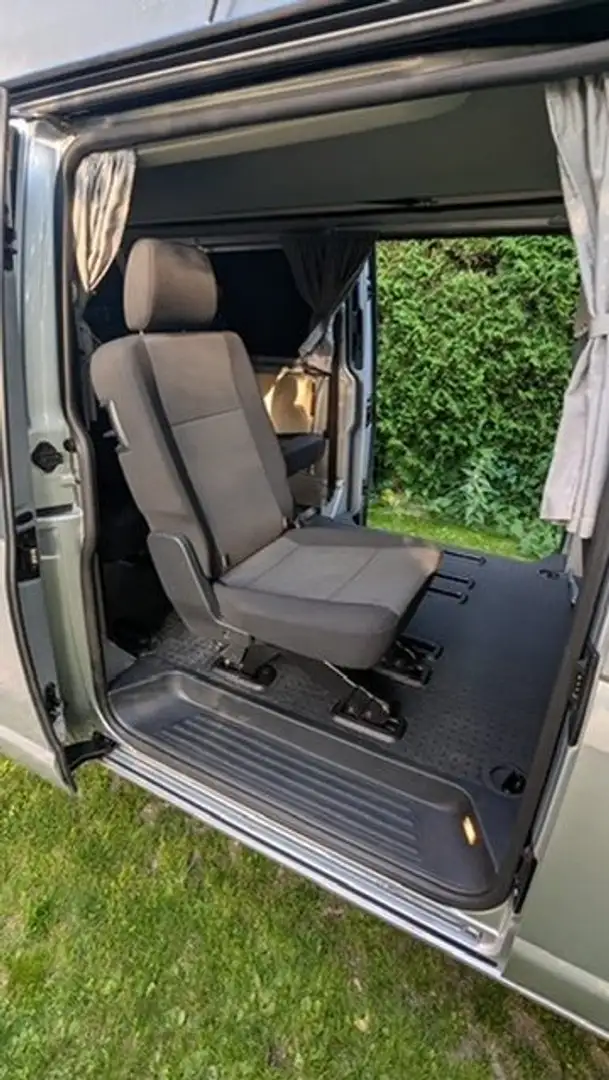 Volkswagen T6 Transporter VW T6 4Motion Allrad-Camper Silber - 2