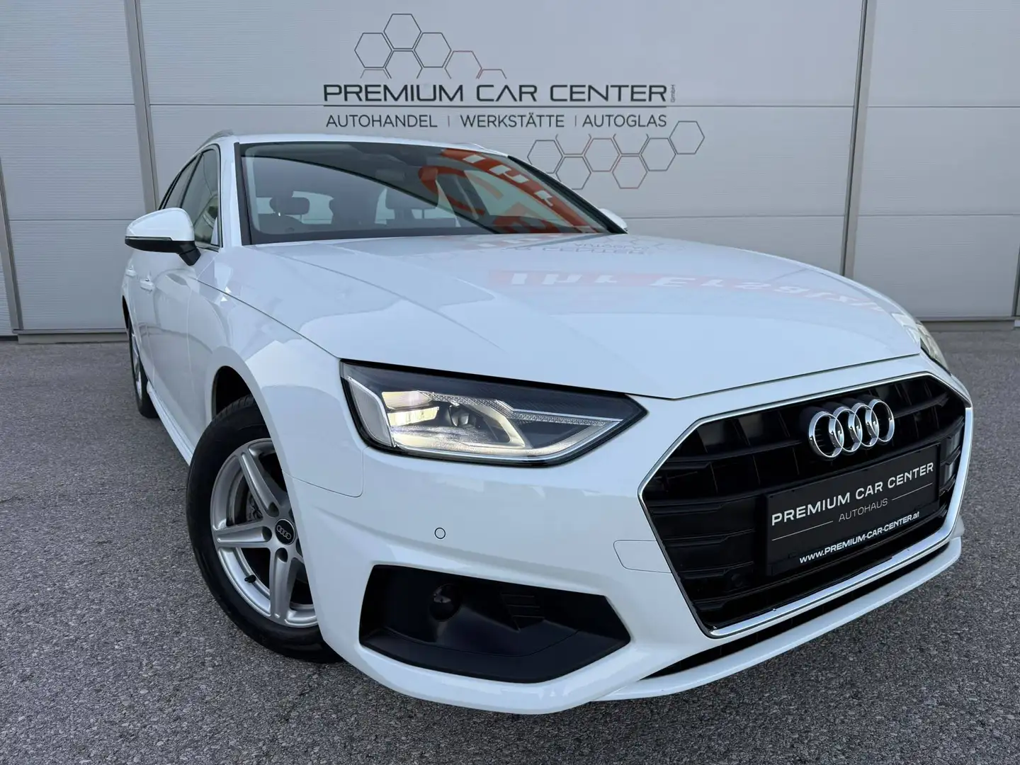 Audi A4 35 TDI S-Tronic Avant STANDHZG. / SITZHZG. / VOLL-LED / NAVI / CARPLAY / TOUCHSCR. / Weiß - 1
