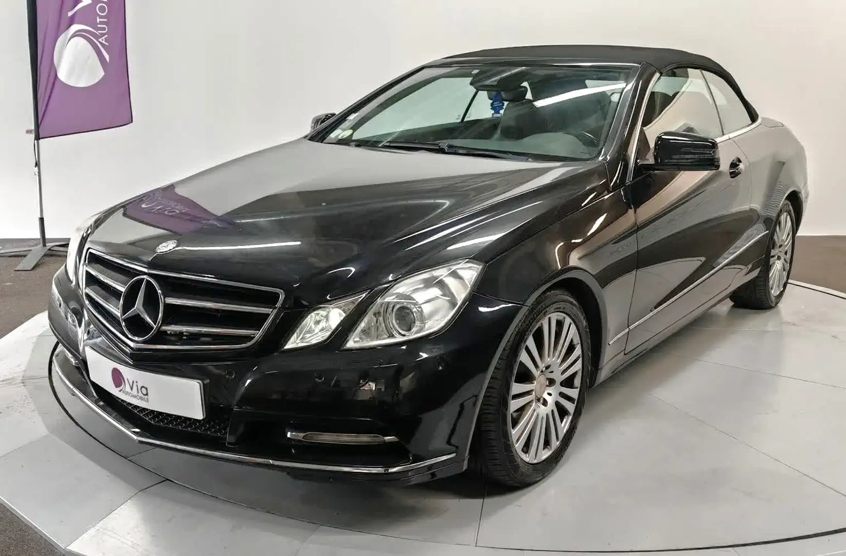 Mercedes-Benz E 350 350 CDI BlueEfficiency Executive A Černá - 1