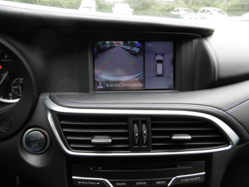 Infiniti Q30 1.5d LUXE Nav LED Alcantara Keyless CAM PDC — photo 11
