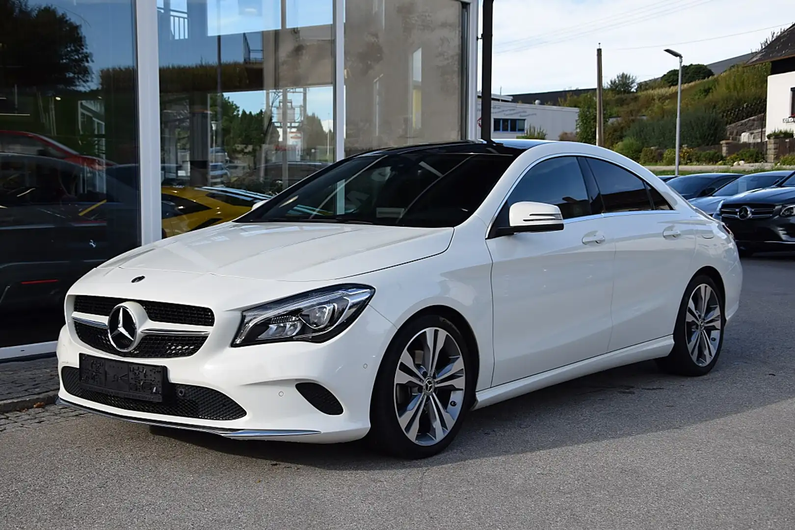 Mercedes-Benz CLA 200 *Urban*Chrom-Paket* Weiß - 2