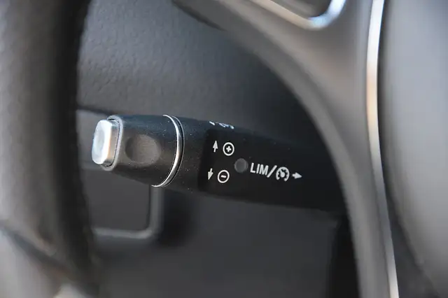 Mercedes-Benz Cla view 13