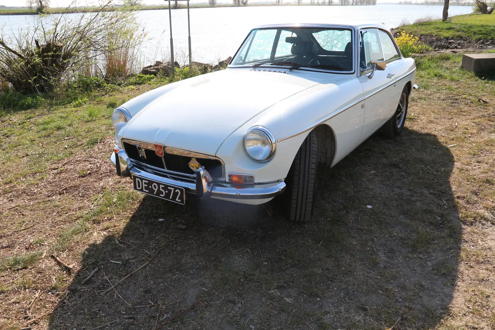 MG MGB MGB GT Blanco - 1