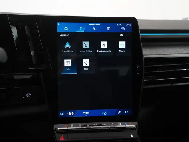 Renault Austral view 13
