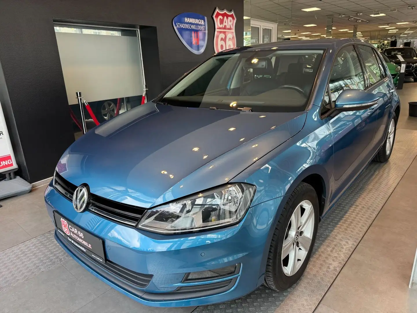 Volkswagen Golf VI Cabriolet Life BMT Blauw - 1