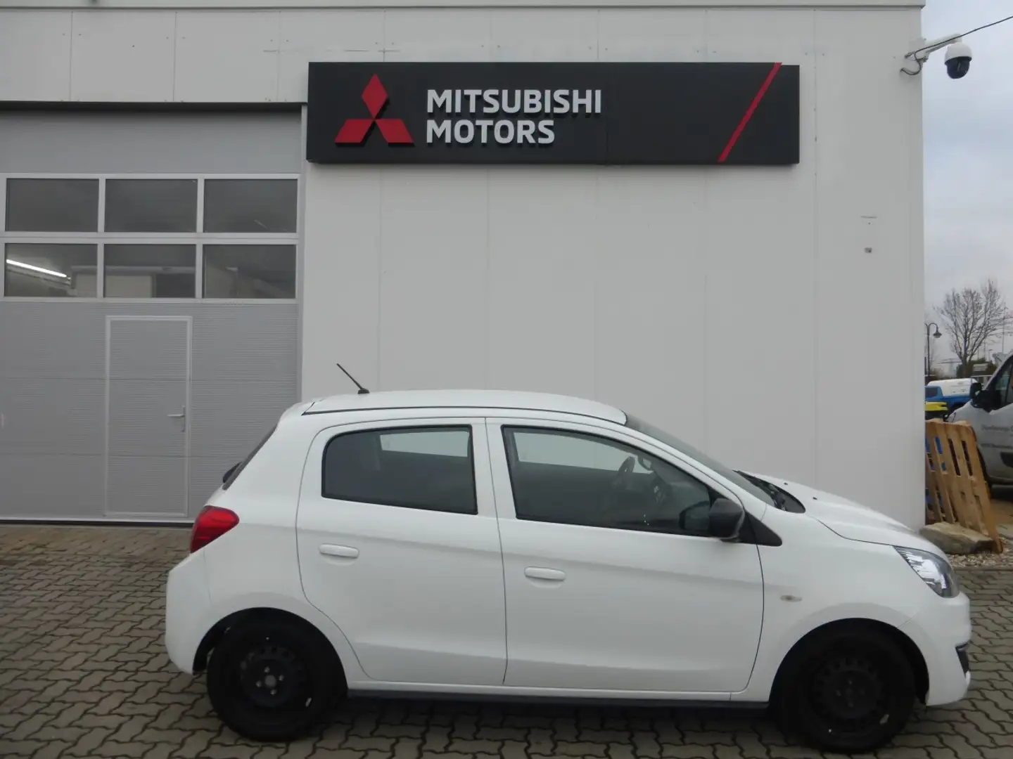 Mitsubishi Space Star Diamant 1.0 MIVEC 5-Gang Weiß - 1