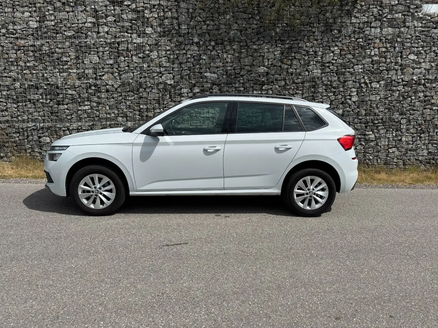 Skoda Kamiq TSI DSG Ambition/PDC/SITZHEIZUNG/ACC Weiß - 1