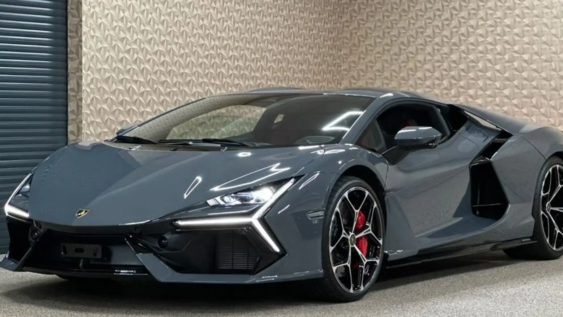 Lamborghini Revuelto Gri - 1