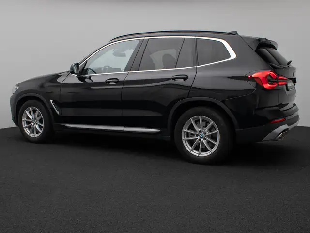 BMW X3 view 10