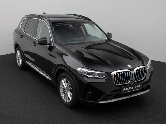 BMW X3 view 3