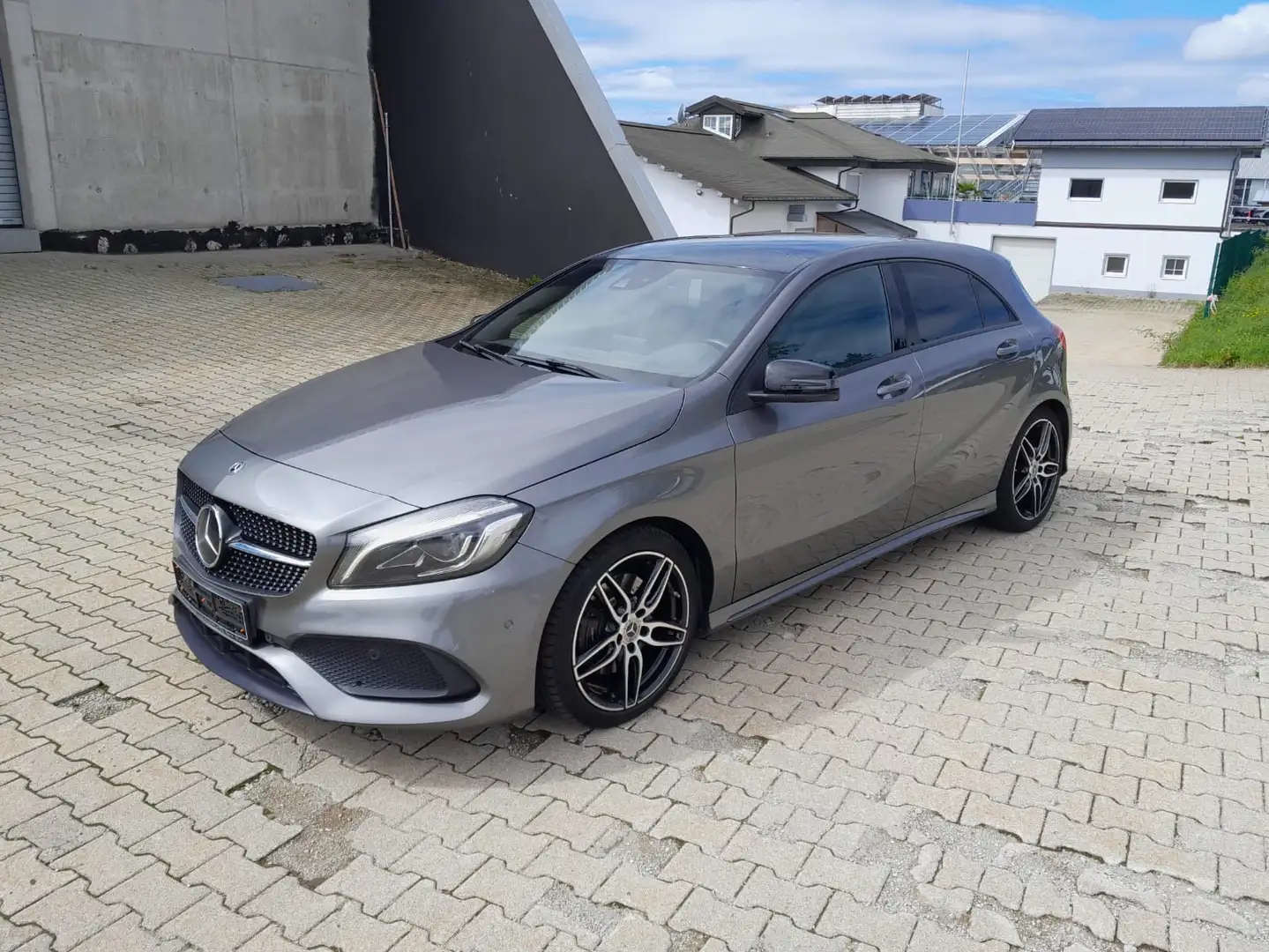 Mercedes-Benz A 220 d 4Matic 7G-DCT AMG Line - 1