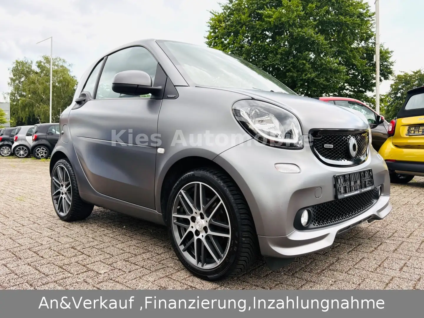 smart forTwo Brabus Xclusive 109Ps JBL/KAMERA/PANO/NAV Grau - 1