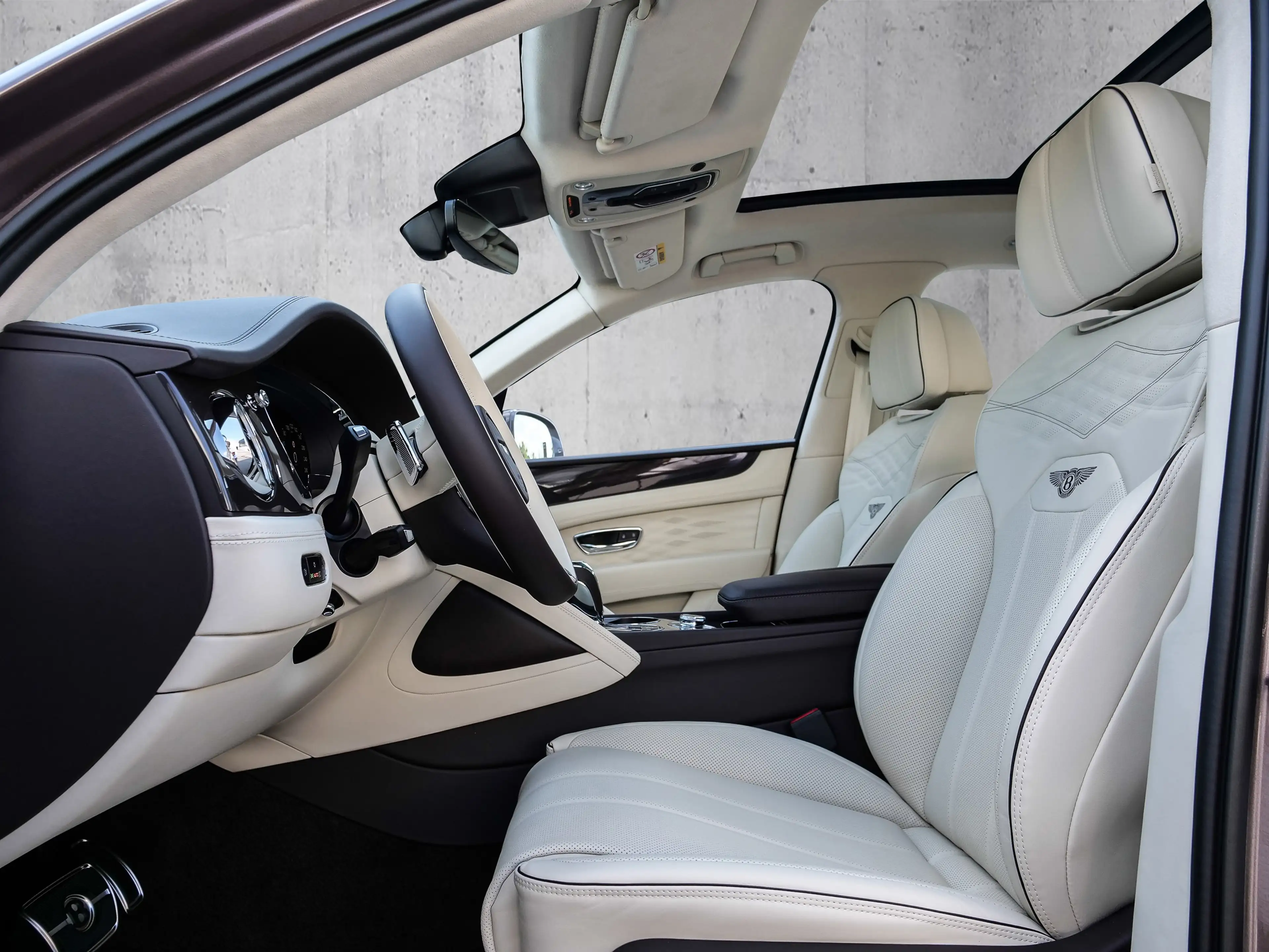 Bentley Bentayga Atelier V8 Bang & Olufsen, Tow Bar — photo 8