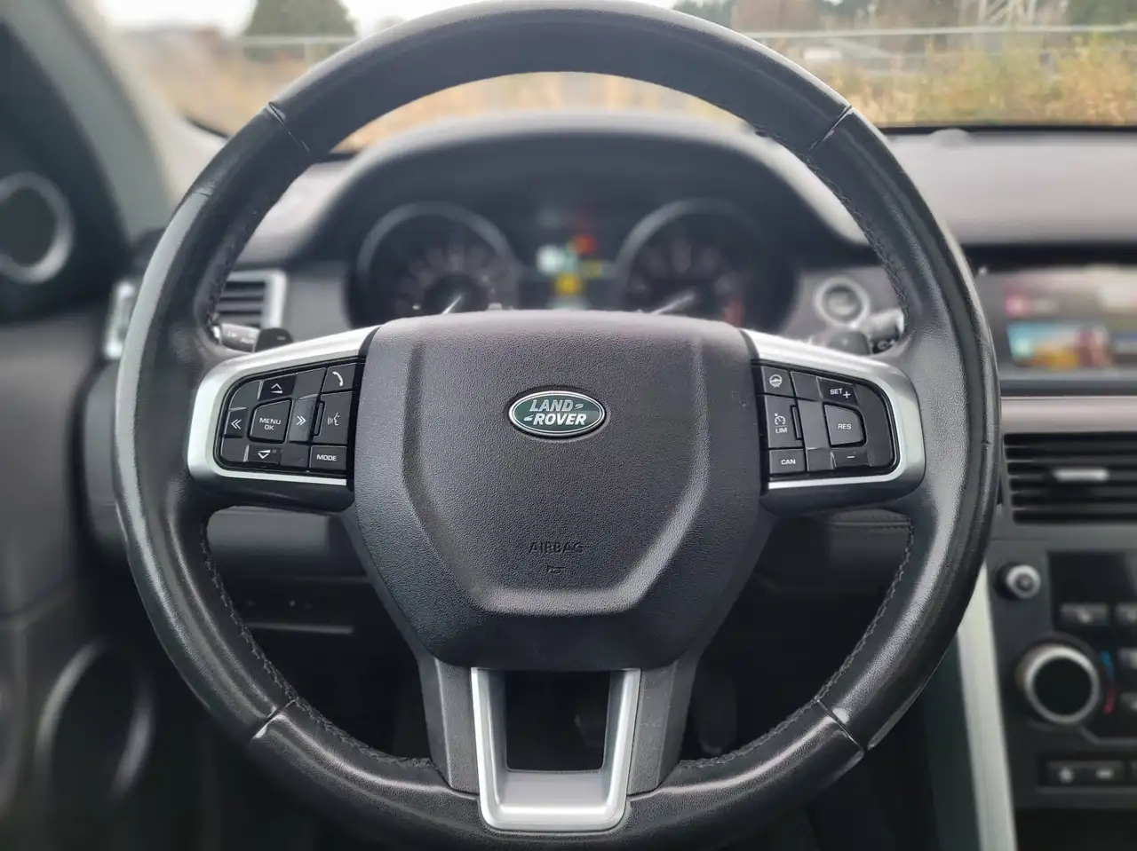 Land Rover Discovery Sport снимка Land Rover Discovery Sport