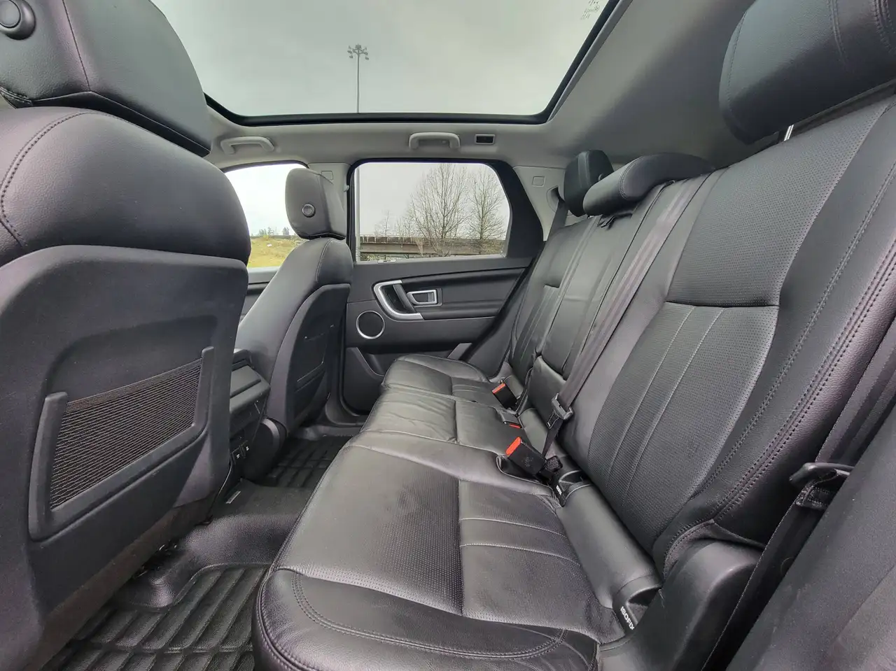 Land Rover Discovery Sport снимка Land Rover Discovery Sport