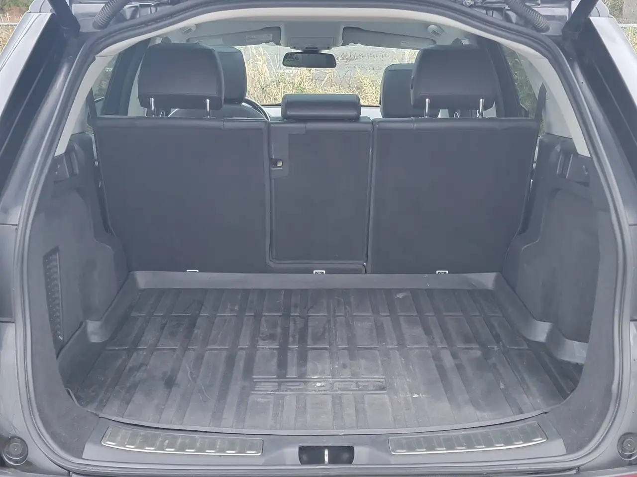 Land Rover Discovery Sport снимка Land Rover Discovery Sport