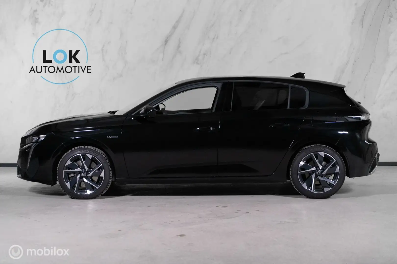 Peugeot 308 1.6 Plug-in Hybrid LED|360CAMERA|CARPLAY|TREKHAAK Černá - 2