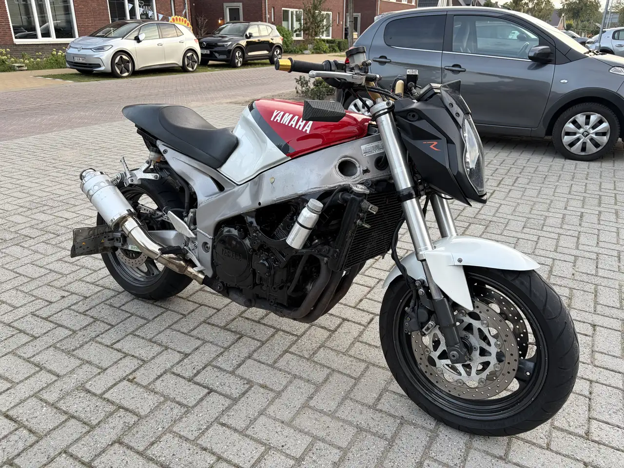 Yamaha FZR 1000