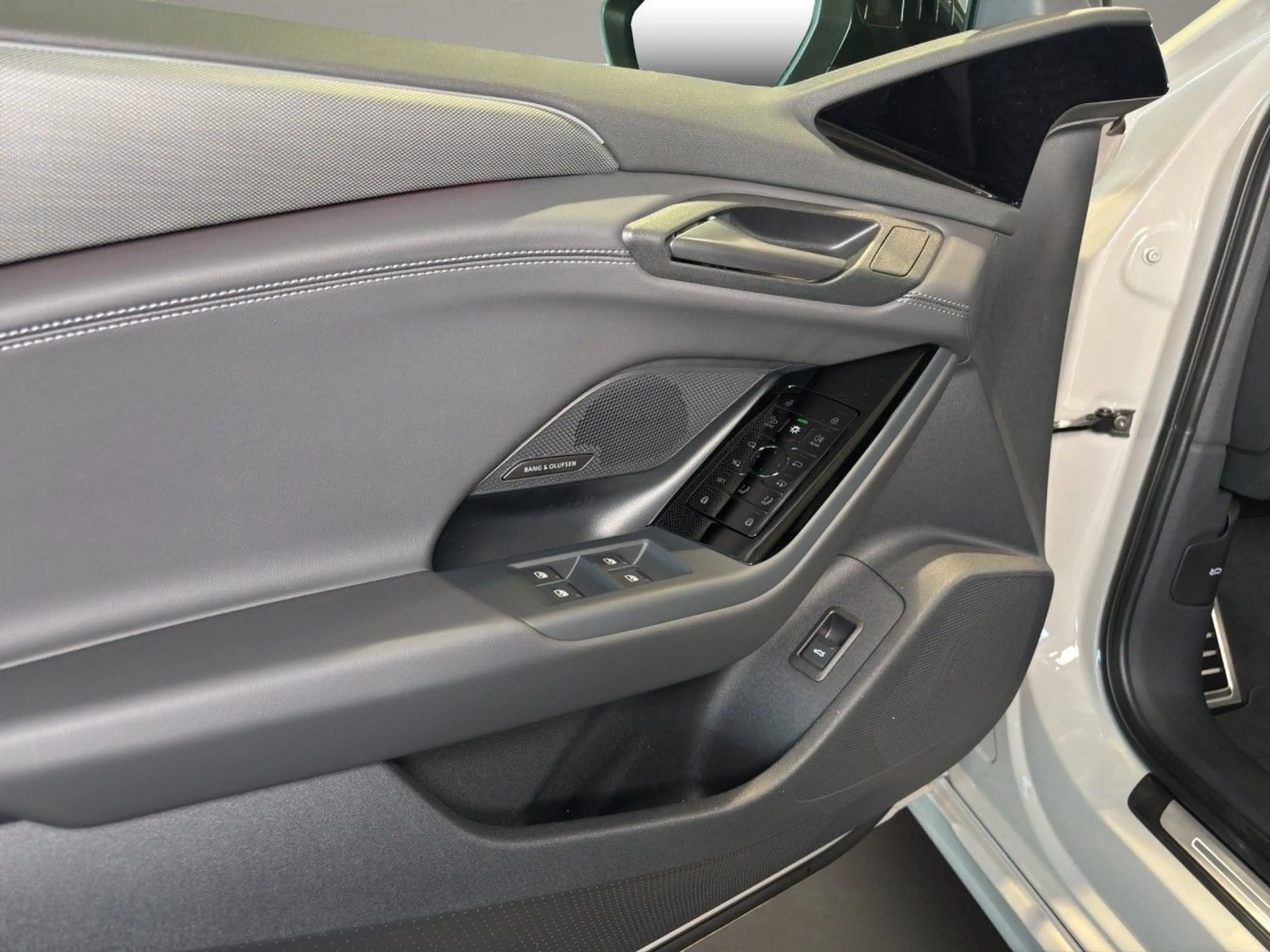 Audi A6 e-tron S-line business performance B&O — photo 13