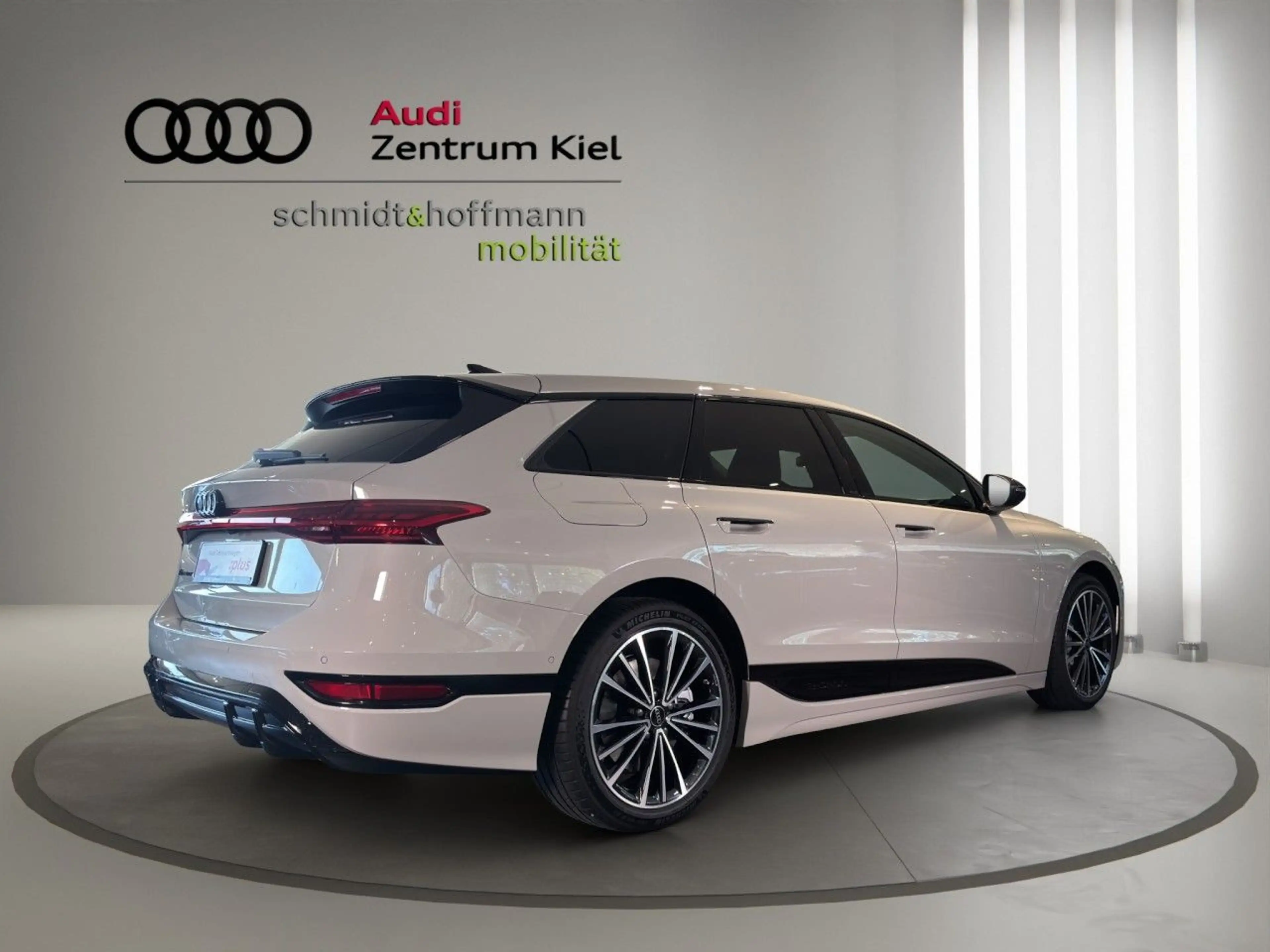 Audi A6 e-tron S-line business performance B&O — photo 7