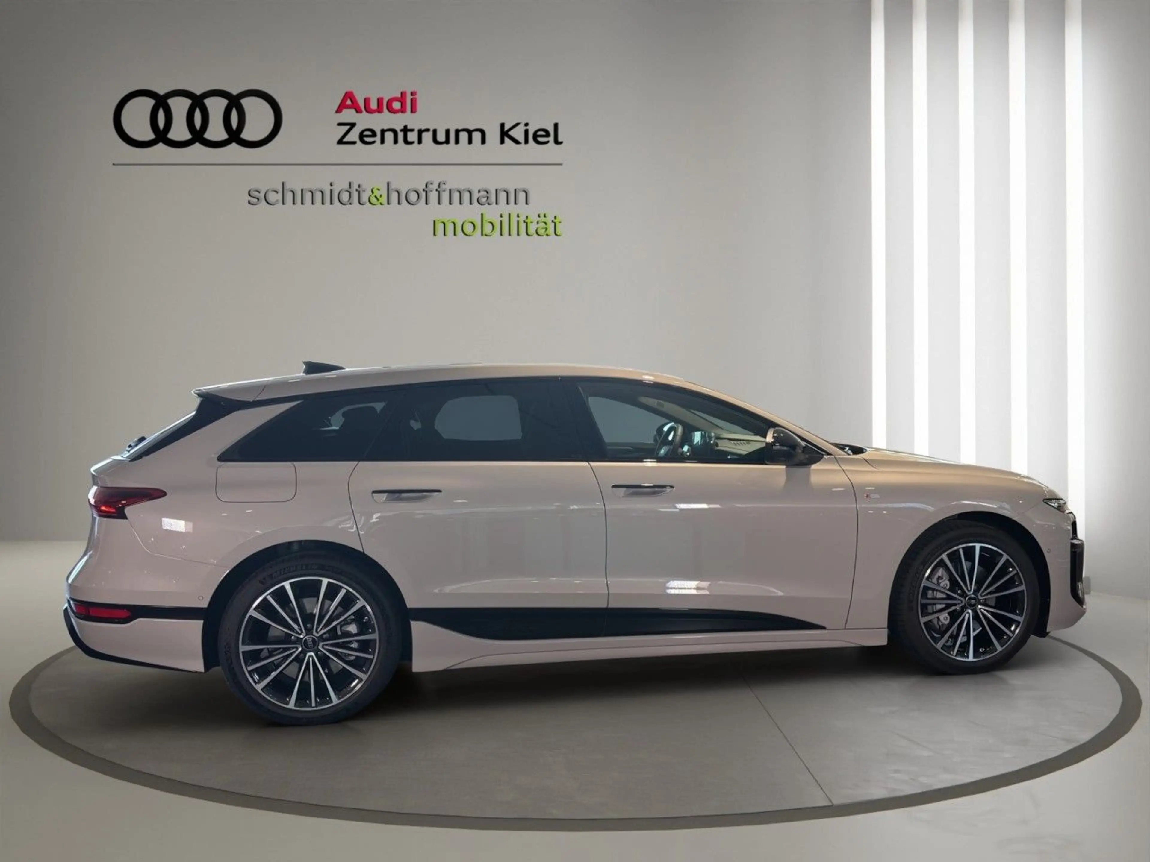Audi A6 e-tron S-line business performance B&O — photo 8