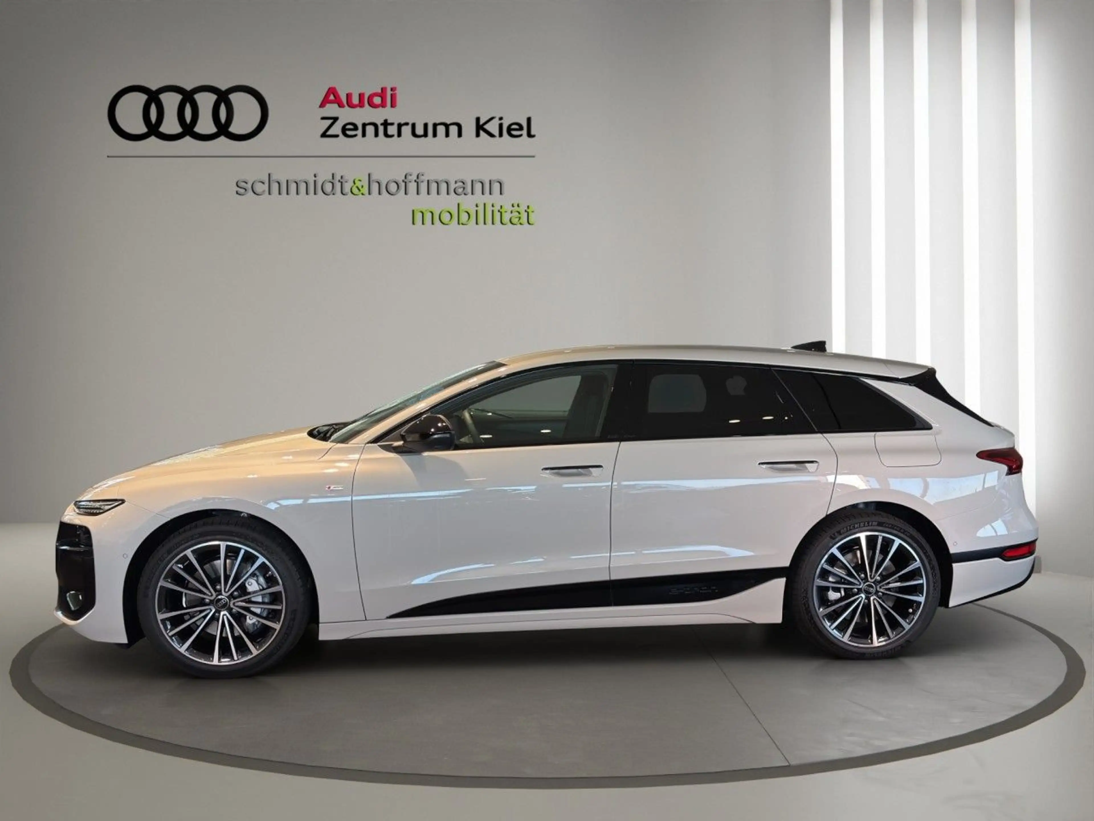 Audi A6 e-tron S-line business performance B&O — photo 4