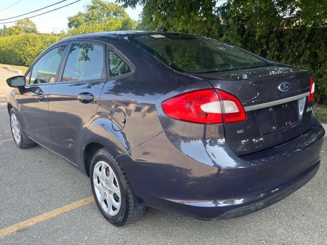 2013 Ford Fiesta Sedan