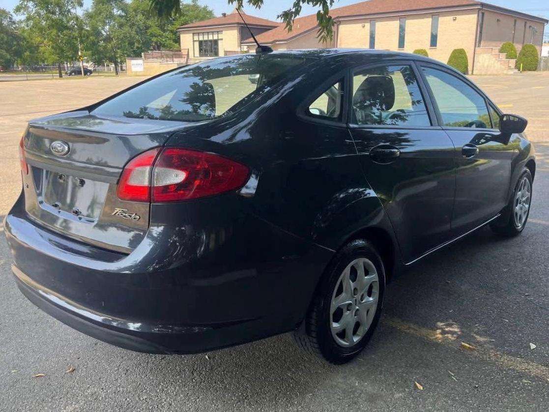 2013 Ford Fiesta Sedan